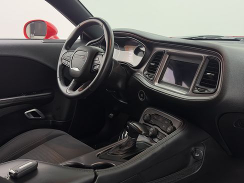 Used 2023 Dodge Challenger SXT RWD image 29
