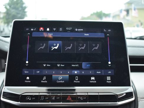Used 2025 Jeep Compass Limited AWD/4WD image 17