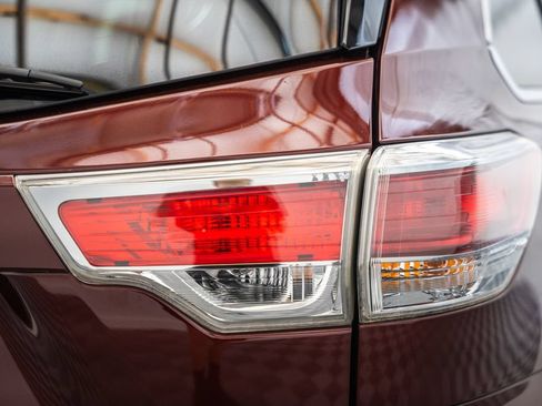 Used 2015 Toyota Highlander XLE FWD image 8