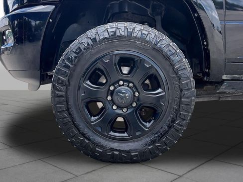 Used 2014 RAM 2500 Laramie w/ Black Appearance Group AWD/4WD image 9