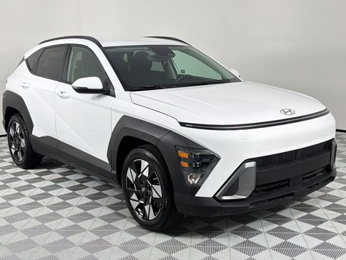 Used 2025 Hyundai Kona SEL image 7