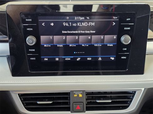 New 2025 Volkswagen Taos SE image 12