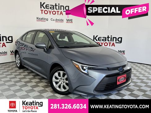 Certified 2025 Toyota Corolla LE FWD image 2