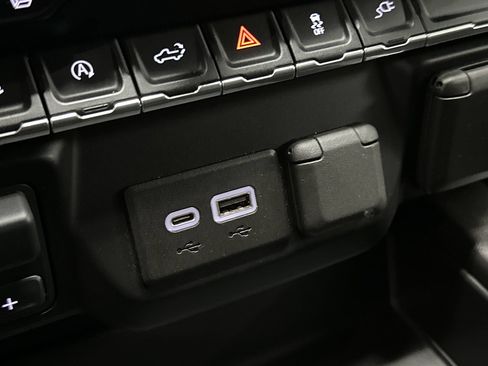 Used 2021 Chevrolet Silverado 1500 LT Trail Boss w/ Convenience Package II AWD/4WD image 58
