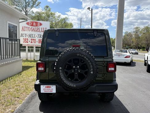 Used 2022 Jeep Wrangler 4WD Unlimited Willys image 5