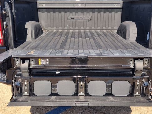 Used 2023 GMC Sierra 1500 AT4 w/ Technology Package AWD/4WD image 26