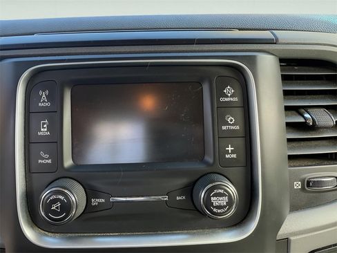 Used 2014 RAM 1500 Express image 16