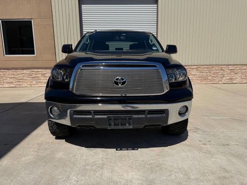 Used 2013 Toyota Tundra 4x4 CrewMax w/ SR5 Pkg image 3