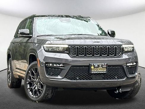 Used 2025 Jeep Grand Cherokee Summit w/ Obsidian Package AWD/4WD image 2