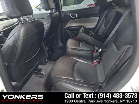 Used 2023 Jeep Compass Latitude w/ Sun and Sound Group AWD/4WD image 10