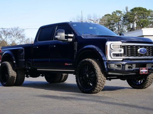 Used 2025 Ford F450 Platinum w/ FX4 Off-Road Package image 4