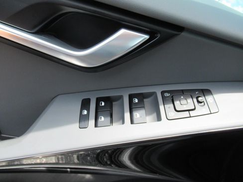 Used 2025 Kia Niro EX Touring FWD image 24