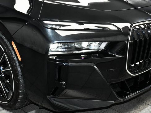 Used 2025 BMW 760i xDrive image 78