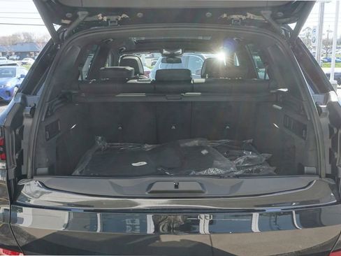 New 2026 BMW X5 xDrive50e image 6