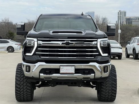 Used 2024 Chevrolet Silverado 2500 LTZ w/ LTZ Plus Package image 9