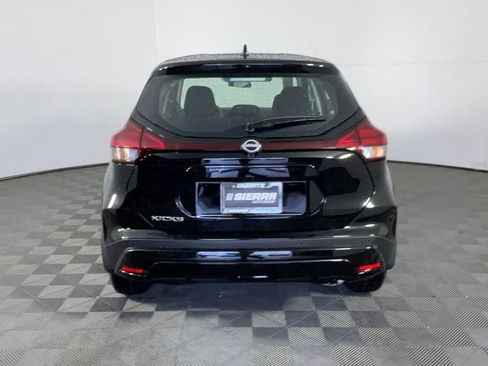 New 2025 Nissan Kicks Play S image 5