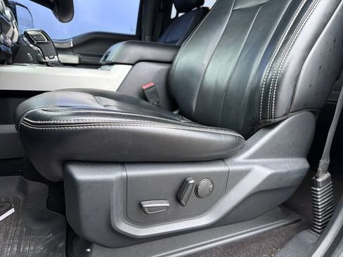 Used 2019 Ford F150 Lariat w/ Equipment Group 502A Luxury AWD/4WD image 13