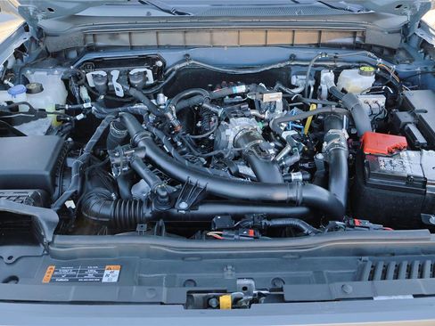 Used 2025 Ford Bronco Badlands image 38