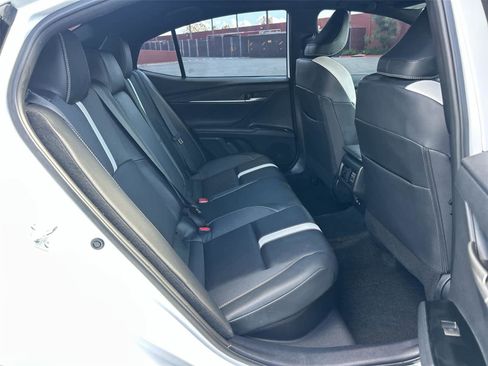 Used 2025 Toyota Camry SE w/ Convenience Package image 13