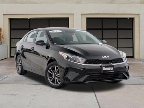 Used 2023 Kia Forte LXS w/ LXS Technology Package FWD image 32