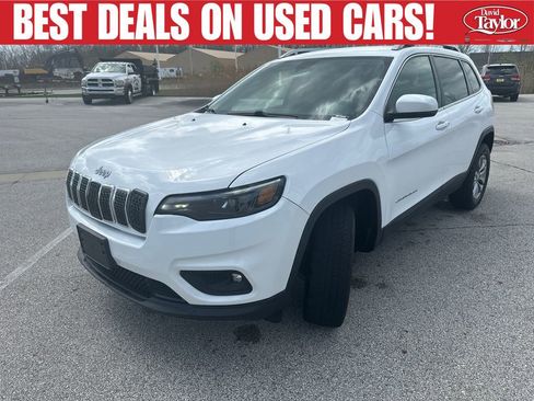 Used 2019 Jeep Cherokee Latitude Plus w/ Cold Weather Group AWD/4WD image 8