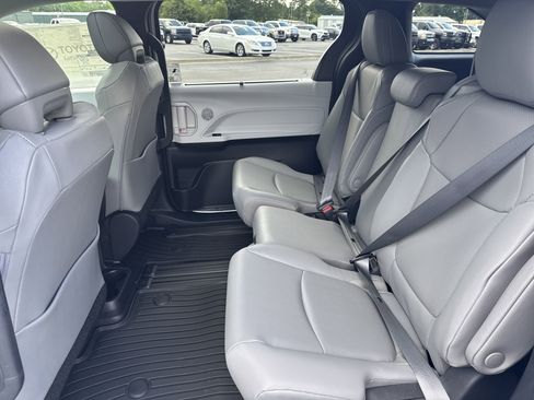 New 2025 Toyota Sienna XLE image 24