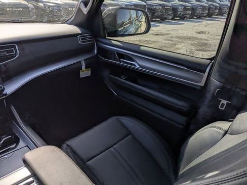 New 2026 Jeep Grand Wagoneer Limited image 19