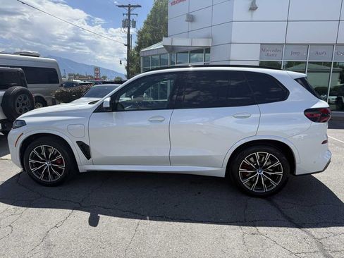Used 2025 BMW X5 xDrive50e w/ Executive Package AWD/4WD image 9