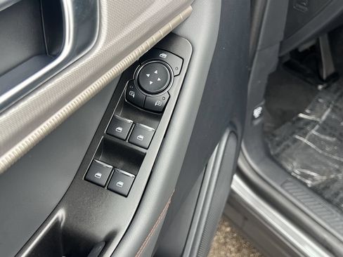 New 2026 Ford Explorer Active RWD image 13