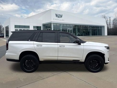 Used 2022 Cadillac Escalade Sport RWD image 2