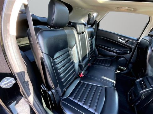 Used 2024 Ford Edge SEL w/ Convenience Package image 17