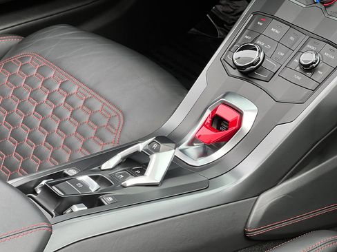 Used 2017 Lamborghini Huracan LP 580-2 RWD image 33