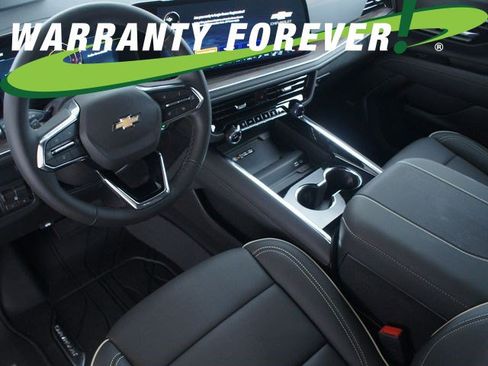 New 2026 Chevrolet Suburban Premier w/ Sun And Tow Package AWD/4WD image 2