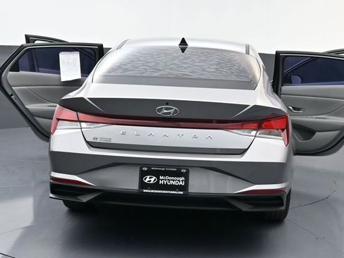 Certified 2023 Hyundai Elantra SEL image 28