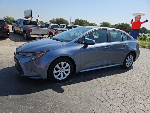 Used 2024 Toyota Corolla LE FWD image 5
