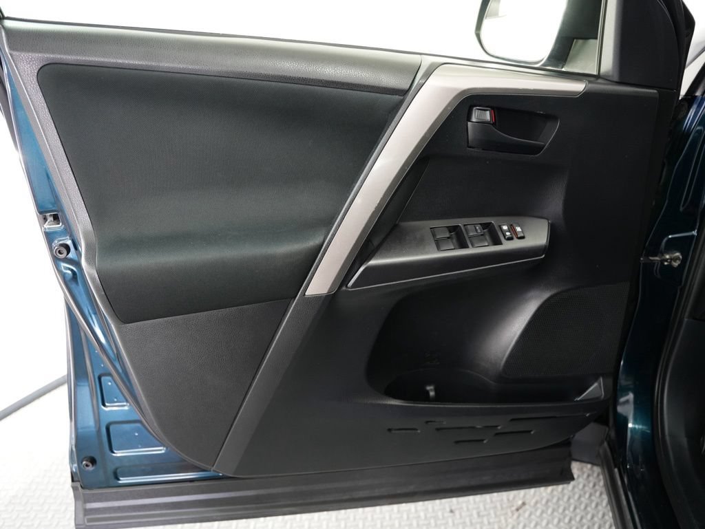 Used 2018 Toyota RAV4 LE w/ All Weather Liner Package AWD/4WD image 37