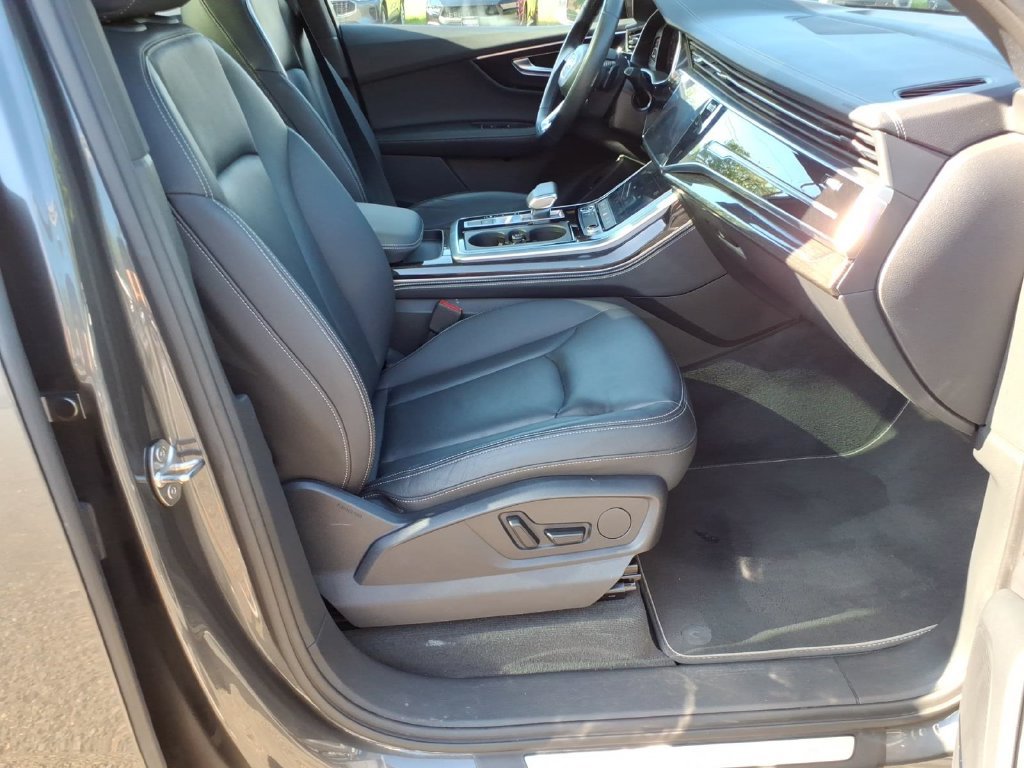 Used 2025 Audi Q7 3.0T Premium Plus AWD/4WD image 12
