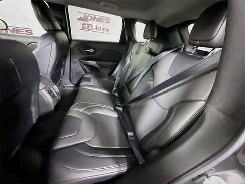 Used 2022 Jeep Cherokee Latitude Lux image 27