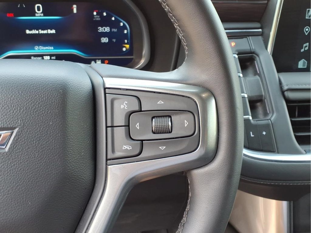 Certified 2023 Chevrolet Suburban Z71 w/ Luxury Package AWD/4WD image 13