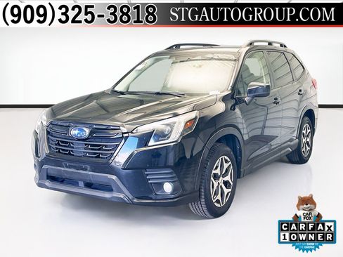 Used 2023 Subaru Forester Premium image 1