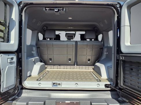 Used 2025 INEOS Grenadier Station Wagon AWD/4WD image 11
