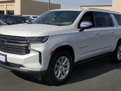 Used 2023 Chevrolet Suburban Premier AWD/4WD image 4