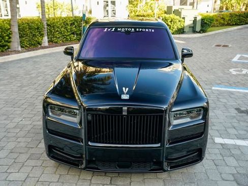 Used 2023 Rolls-Royce Cullinan Sport Utility w/ Cullinan Package image 9