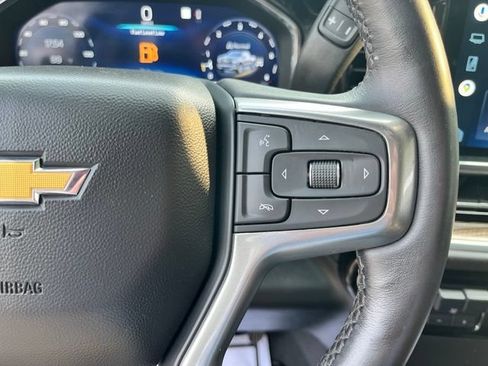 Used 2022 Chevrolet Silverado 1500 LT w/ Z71 Off-Road Package AWD/4WD image 28