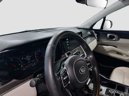 Certified 2021 Kia Sorento S FWD image 9