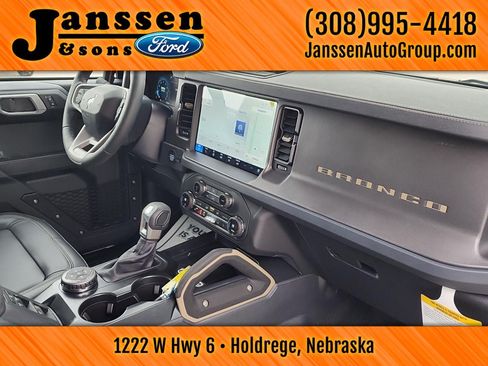 New 2025 Ford Bronco Badlands w/ Sasquatch Package AWD/4WD image 8