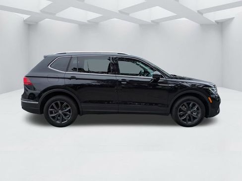 Used 2023 Volkswagen Tiguan SE FWD image 3