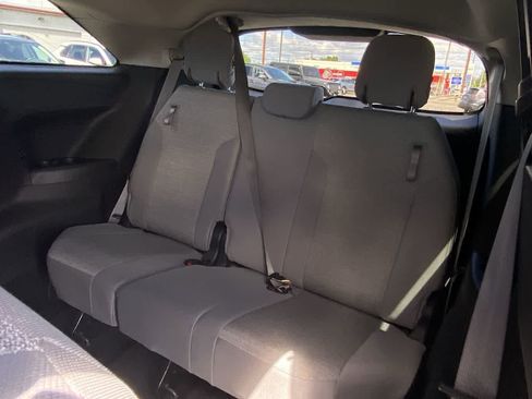 Used 2025 Toyota Sienna LE FWD image 22