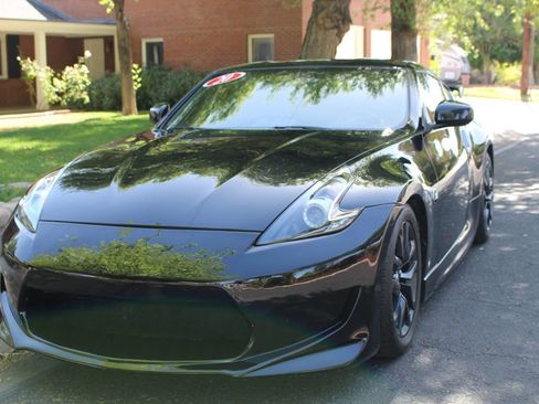 Used 2019 Nissan 370Z Coupe w/ Z34 Heritage Edition - Black image 18