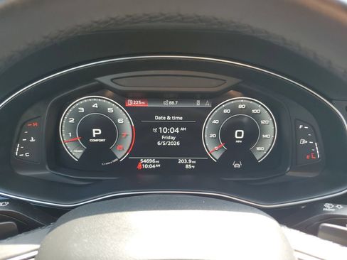 Used 2022 Audi Q8 Prestige AWD/4WD image 32